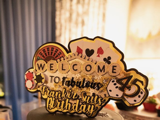 Welcome to Las Vegas photo 17 of 38